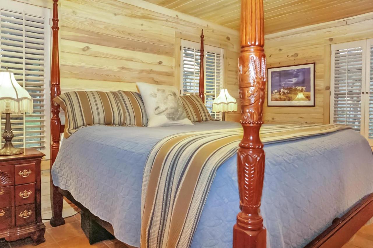 Wimberley Log Cabins Resort And Suites- The Oak Lodge Luaran gambar