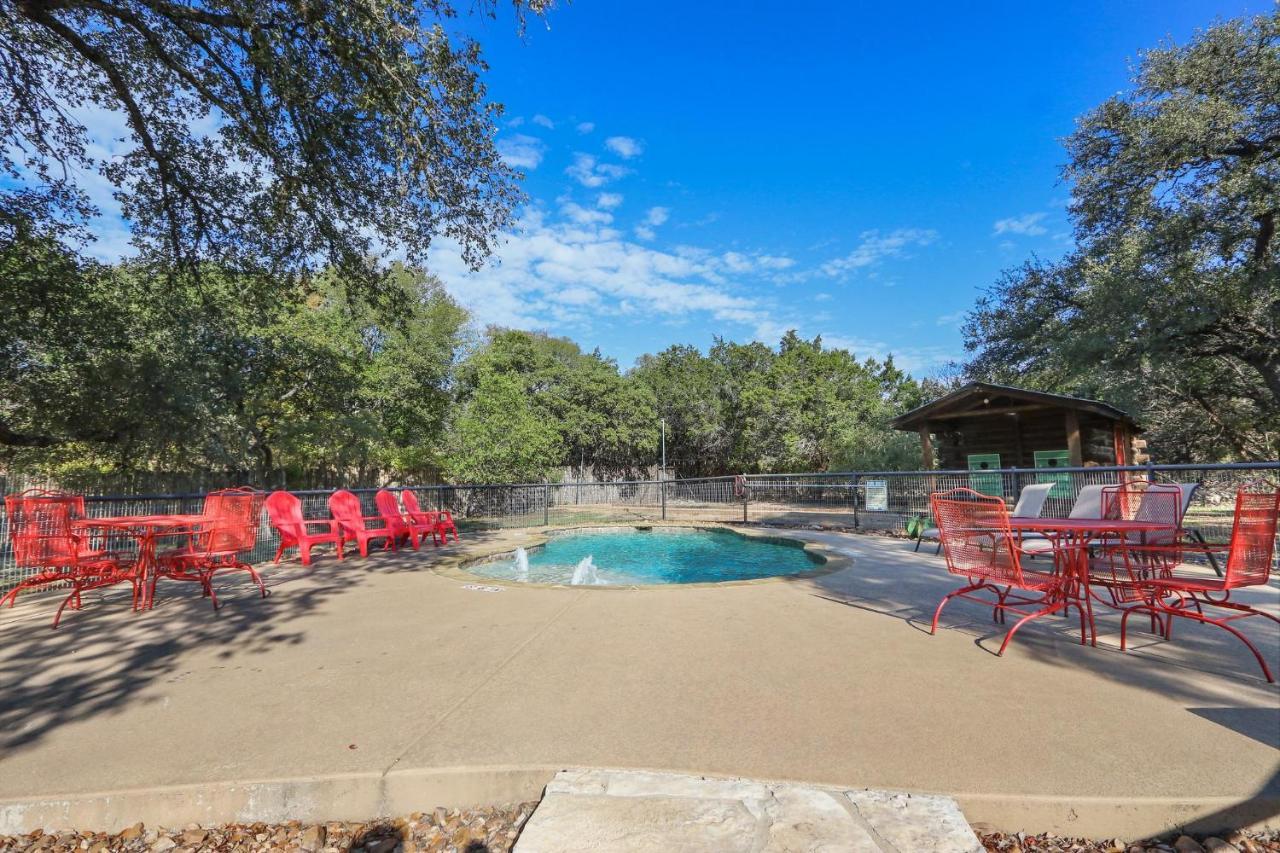 Wimberley Log Cabins Resort And Suites- The Oak Lodge Luaran gambar